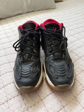 Air Jordan 11 Retro Low IE.